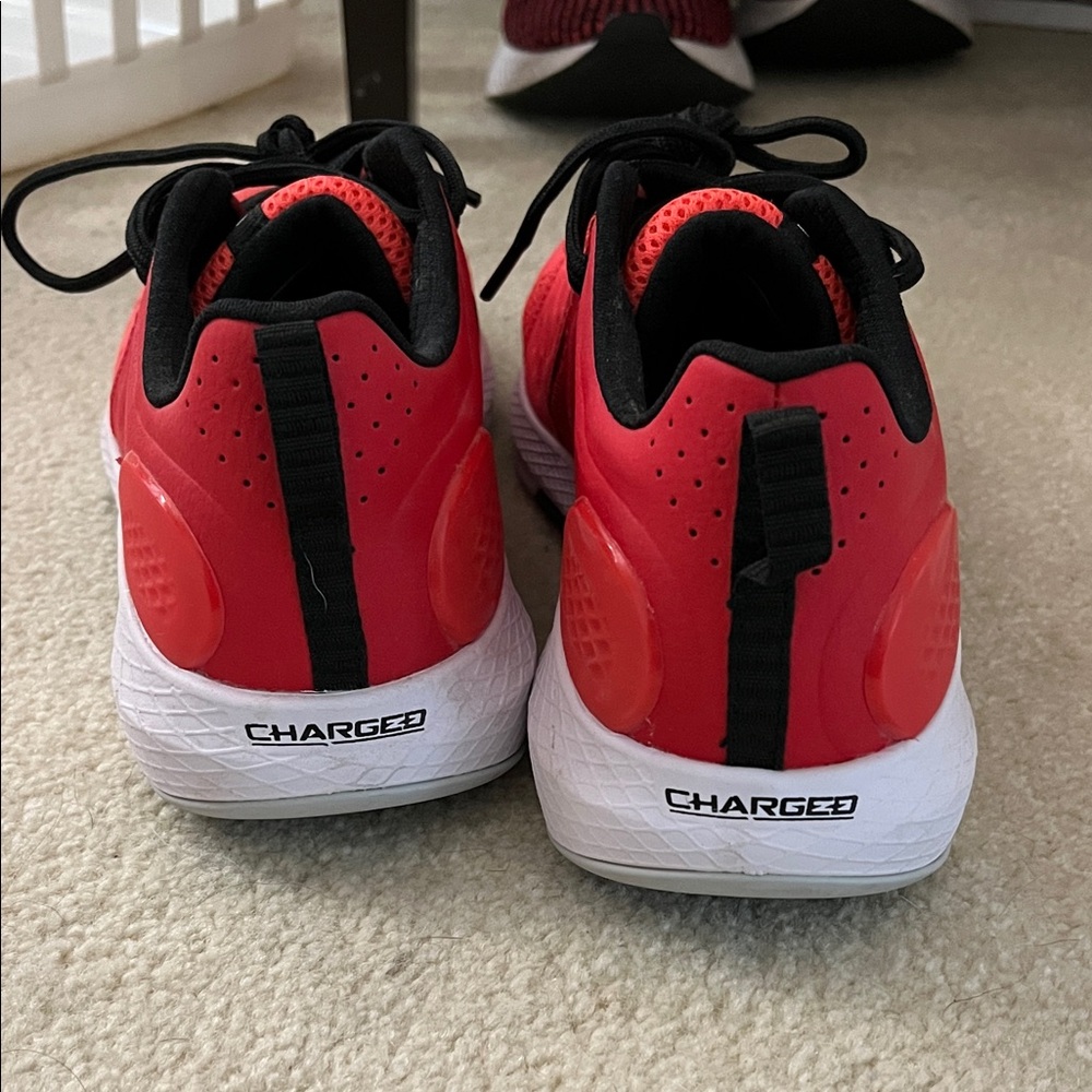 Under Armour Commit Charged - image 2